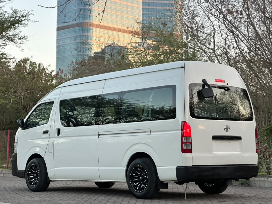TOYOTA HIACE QUANTUM thumbnail 2